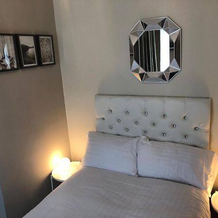 3 Double Bed Brittania Styled Central Home Near Lfc Sleeps 6 With Free Business Super Fast Fibre Broadband Liverpool Ngoại thất bức ảnh