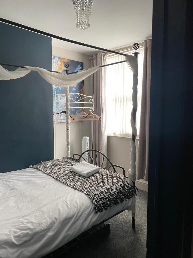 3 Double Bed Brittania Styled Central Home Near Lfc Sleeps 6 With Free Business Super Fast Fibre Broadband Liverpool Ngoại thất bức ảnh